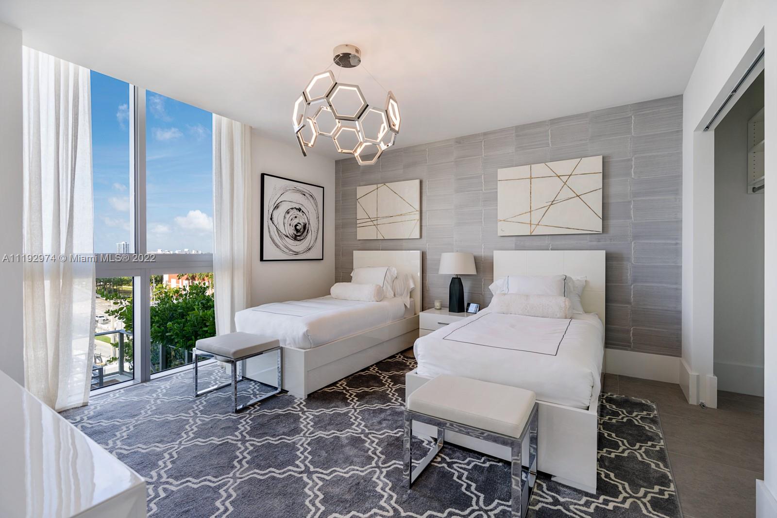 PARQUE TOWERS CONDO - Residential