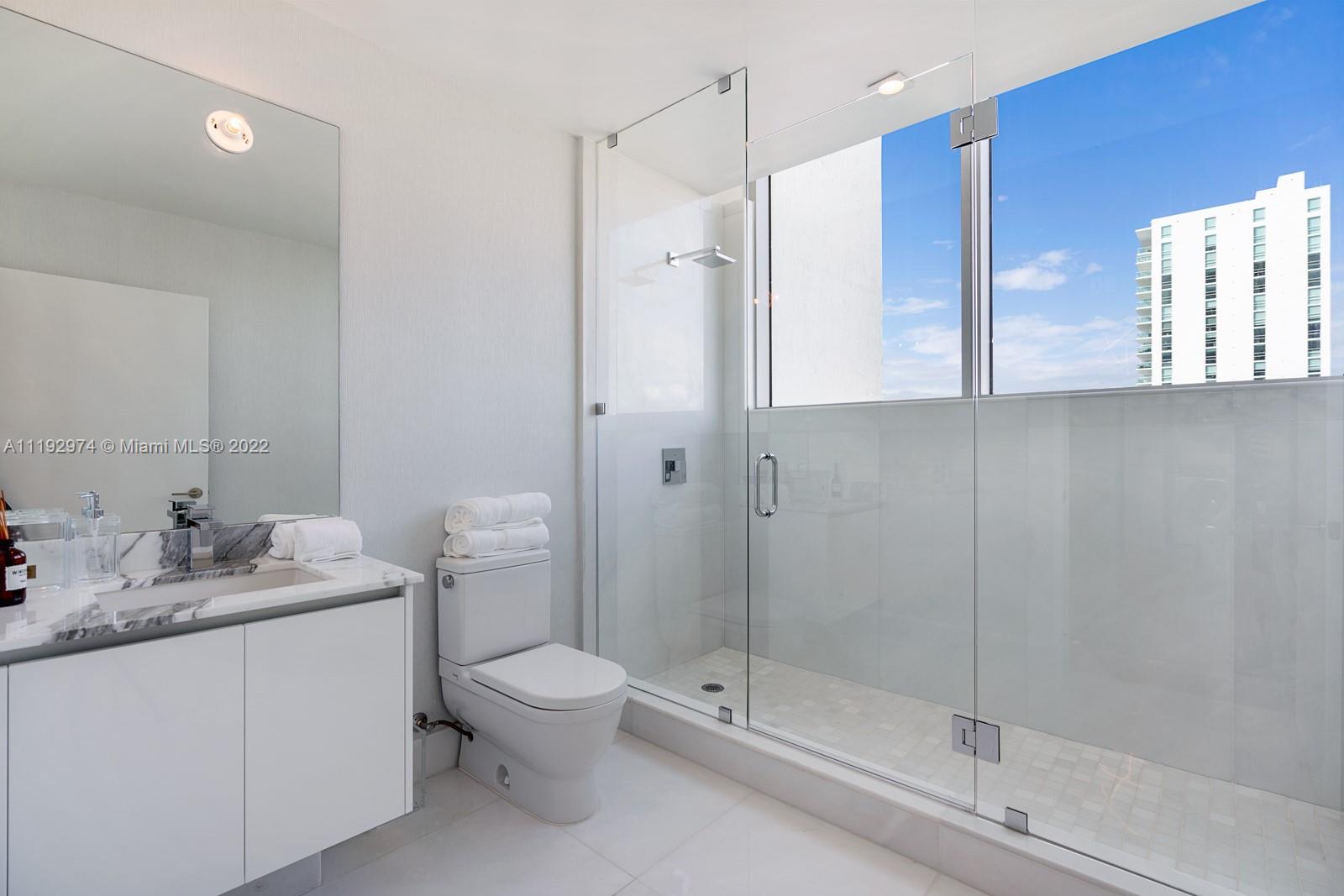 PARQUE TOWERS CONDO - Residential