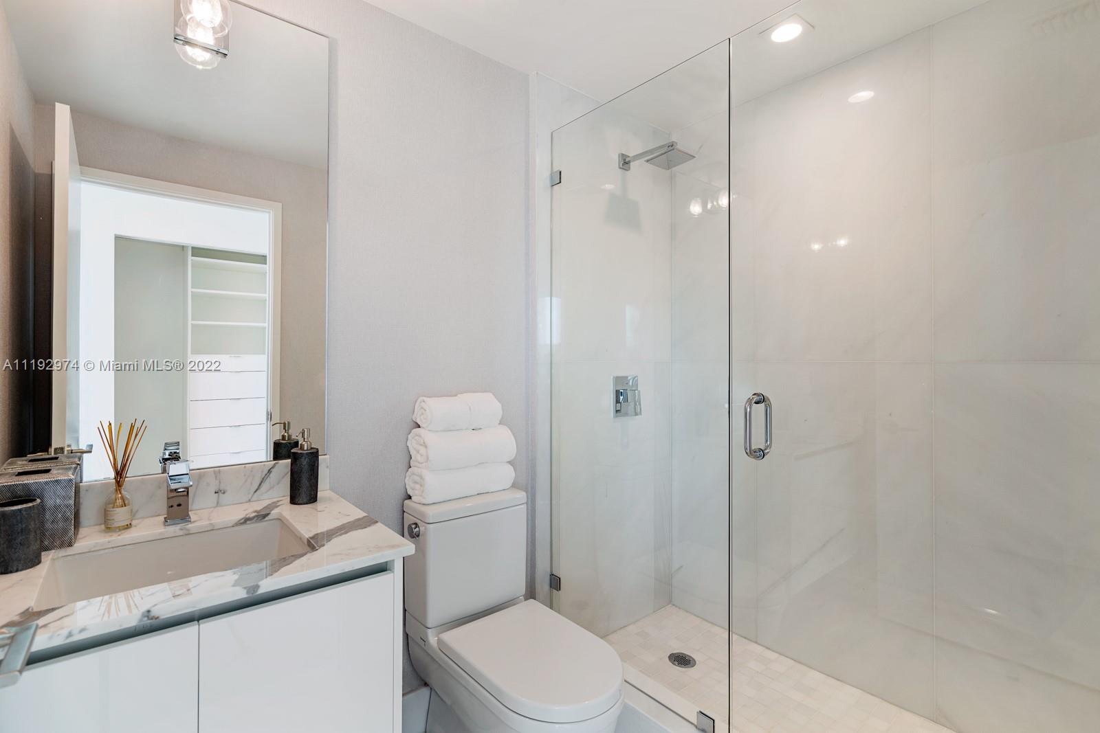 PARQUE TOWERS CONDO - Residential