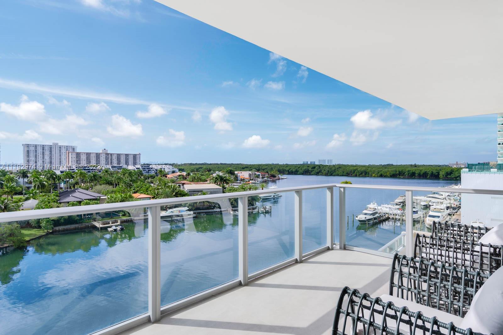 PARQUE TOWERS CONDO - Residential