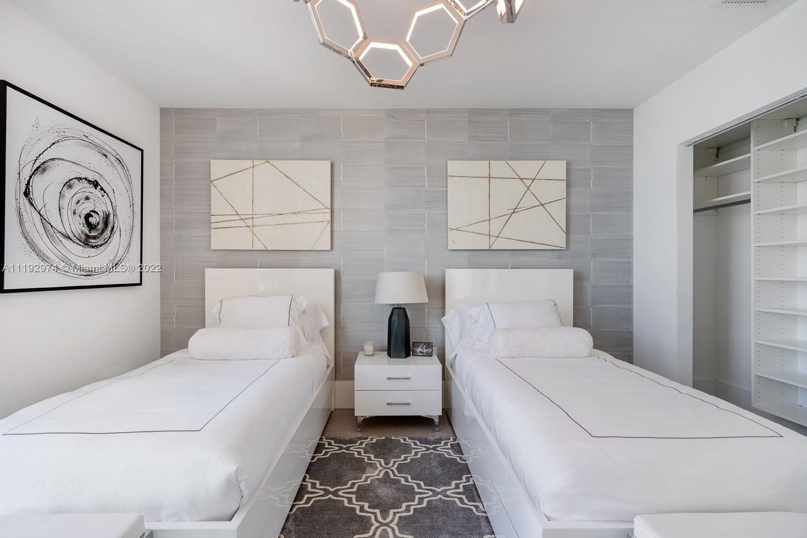 PARQUE TOWERS CONDO - Residential