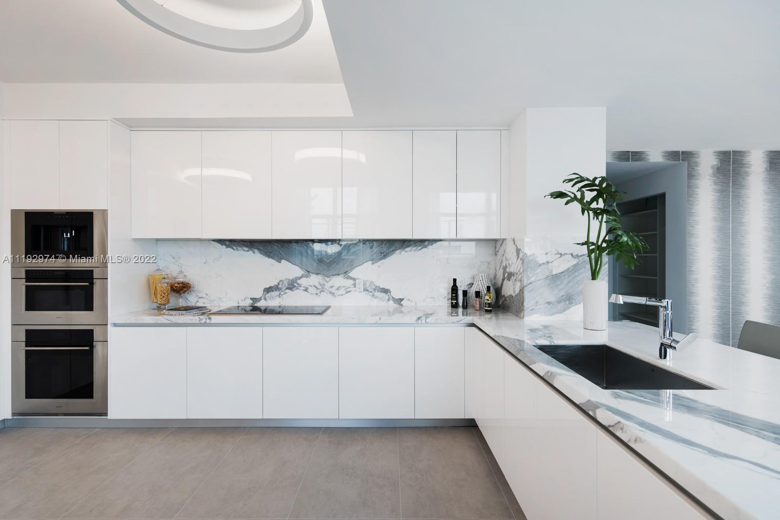 PARQUE TOWERS CONDO - Residential
