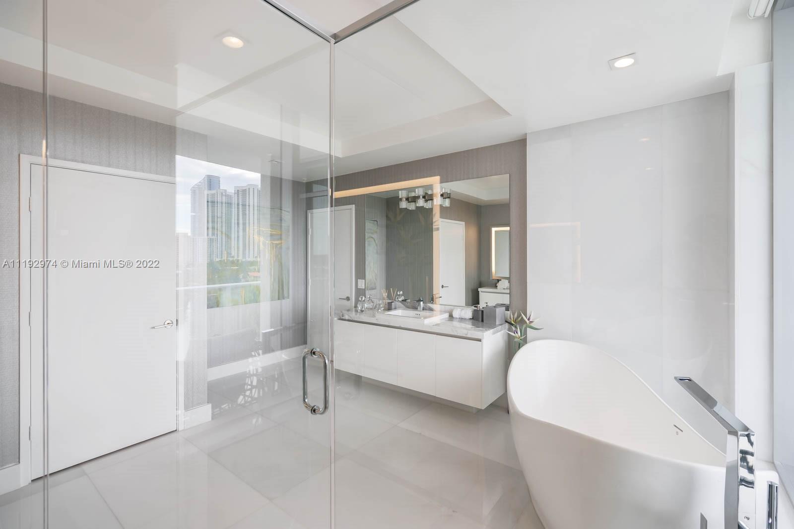 PARQUE TOWERS CONDO - Residential