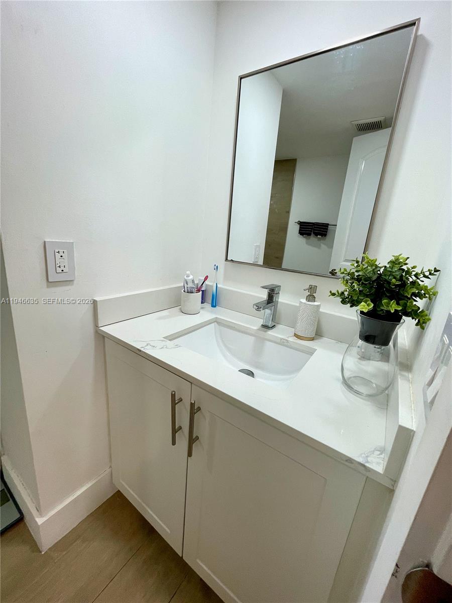 GUILDFORD CONDO - Residential
