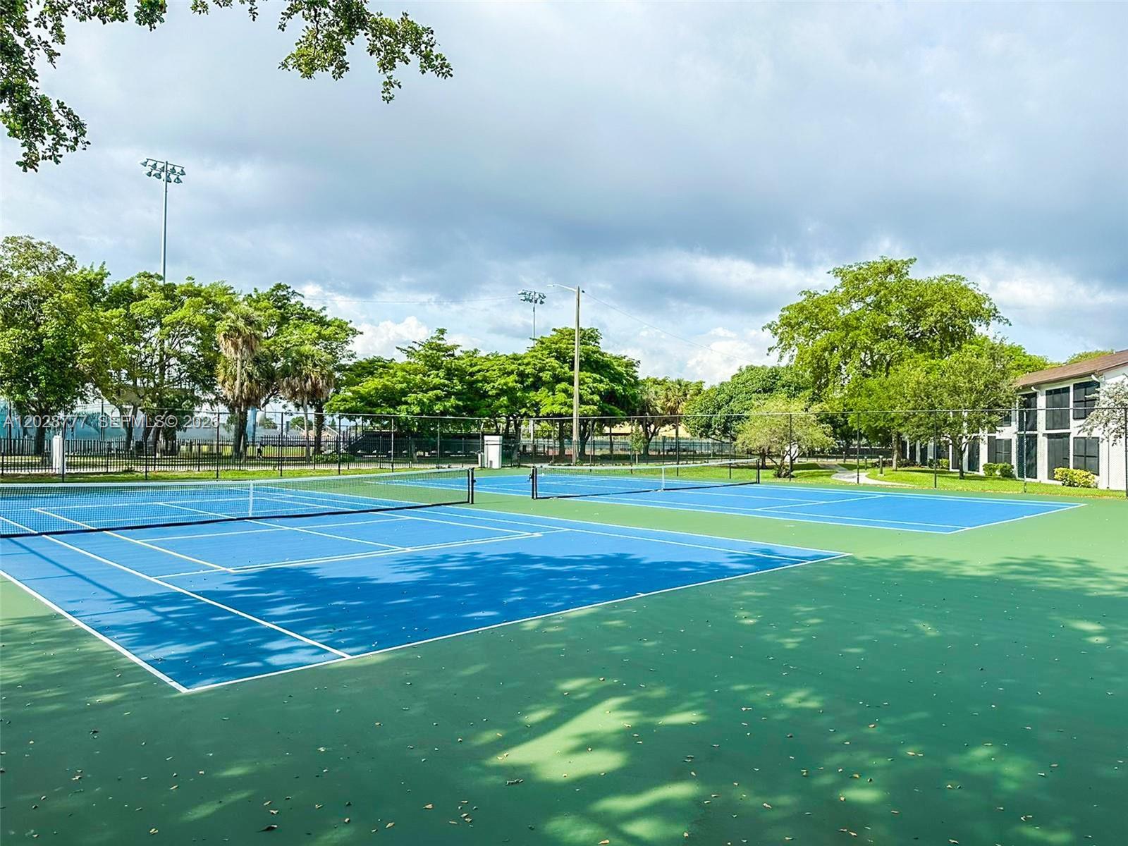 LAKE POINTE CONDOMINIUM N - Residential Lease