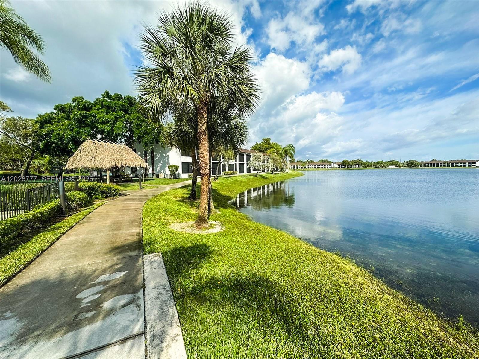 LAKE POINTE CONDOMINIUM N - Residential Lease