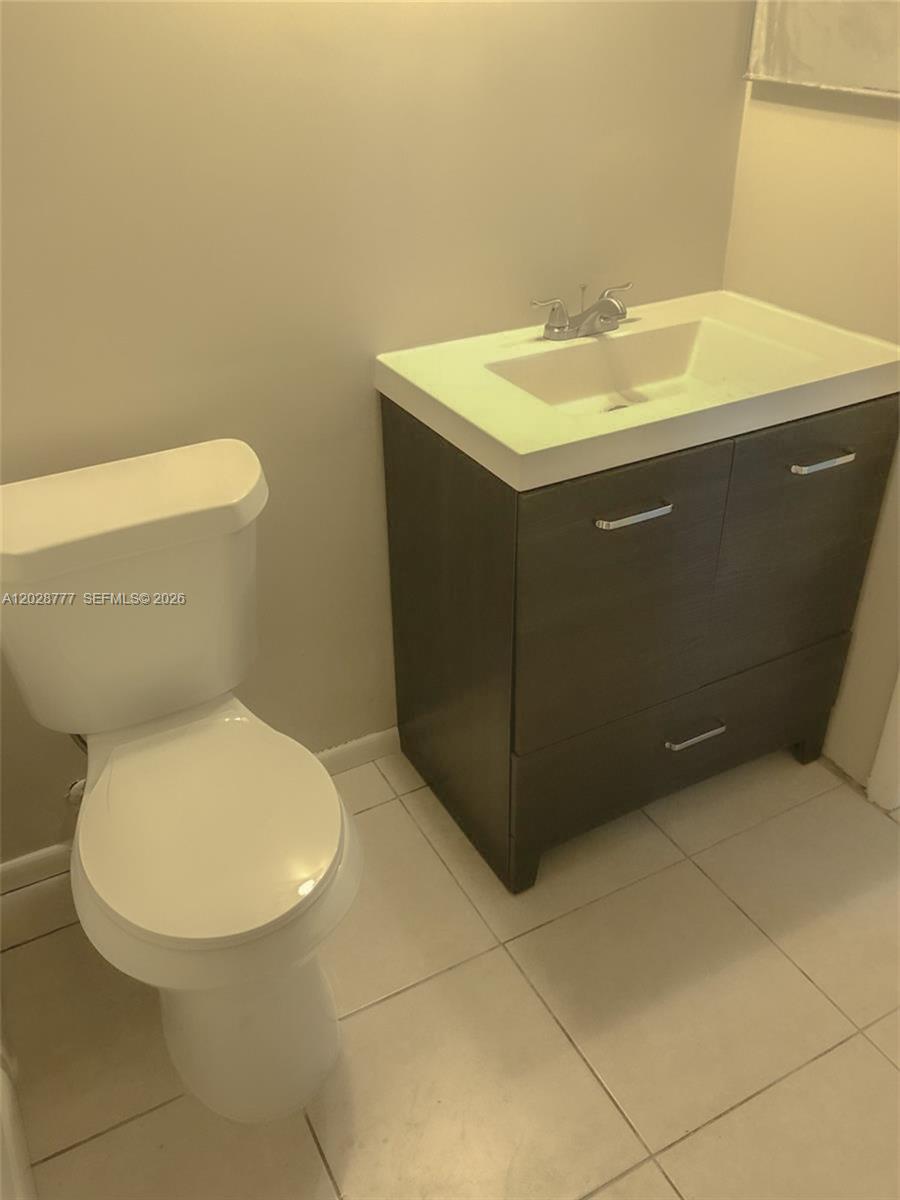 LAKE POINTE CONDOMINIUM N - Residential Lease