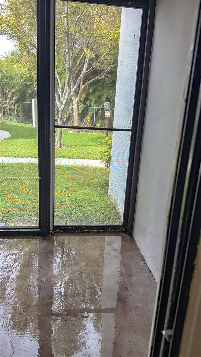 LAKE POINTE CONDOMINIUM N - Residential Lease