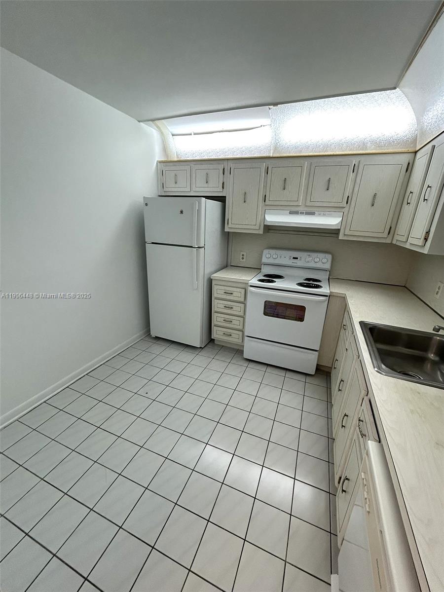 CAPRI GARDENS CONDO - Residential
