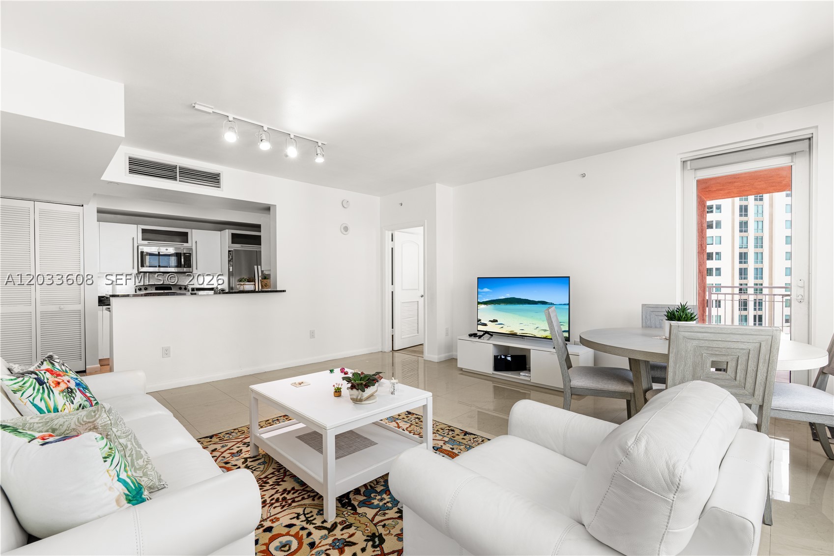 TOSCANO CONDO - Residential