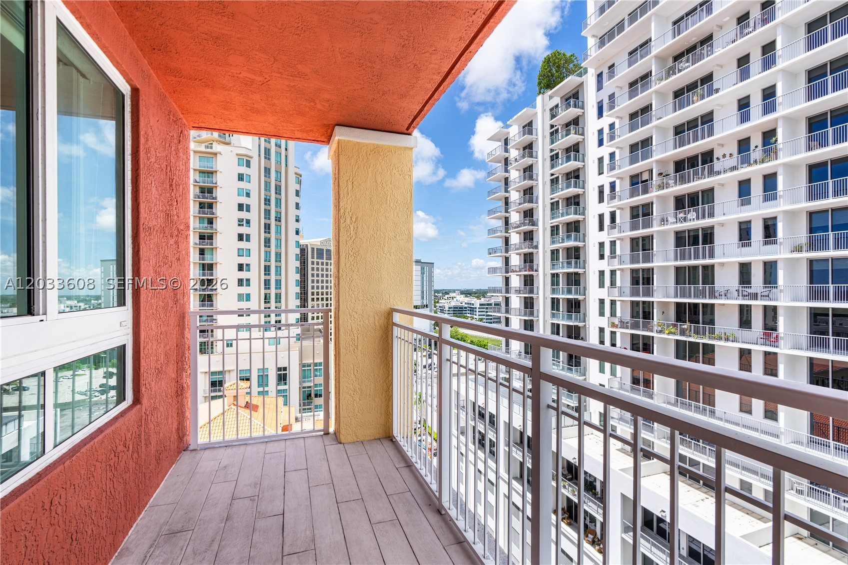 TOSCANO CONDO - Residential
