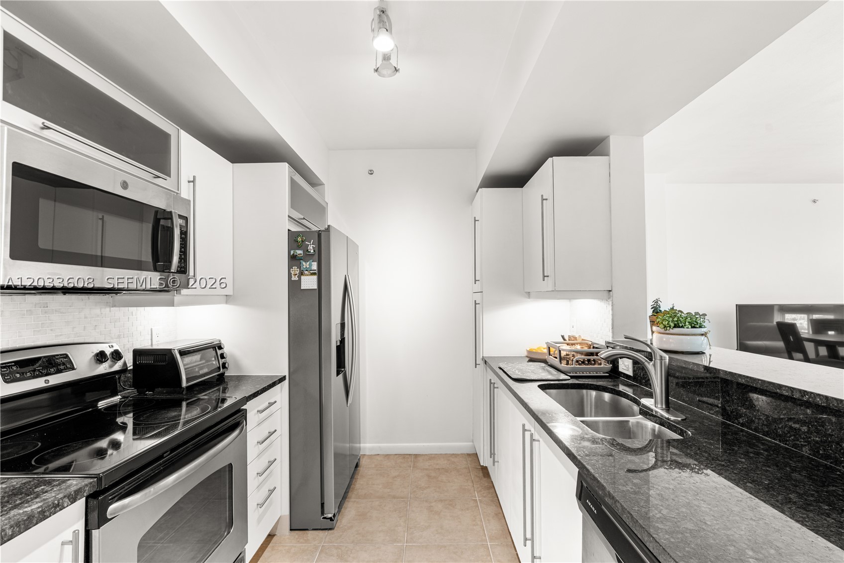TOSCANO CONDO - Residential