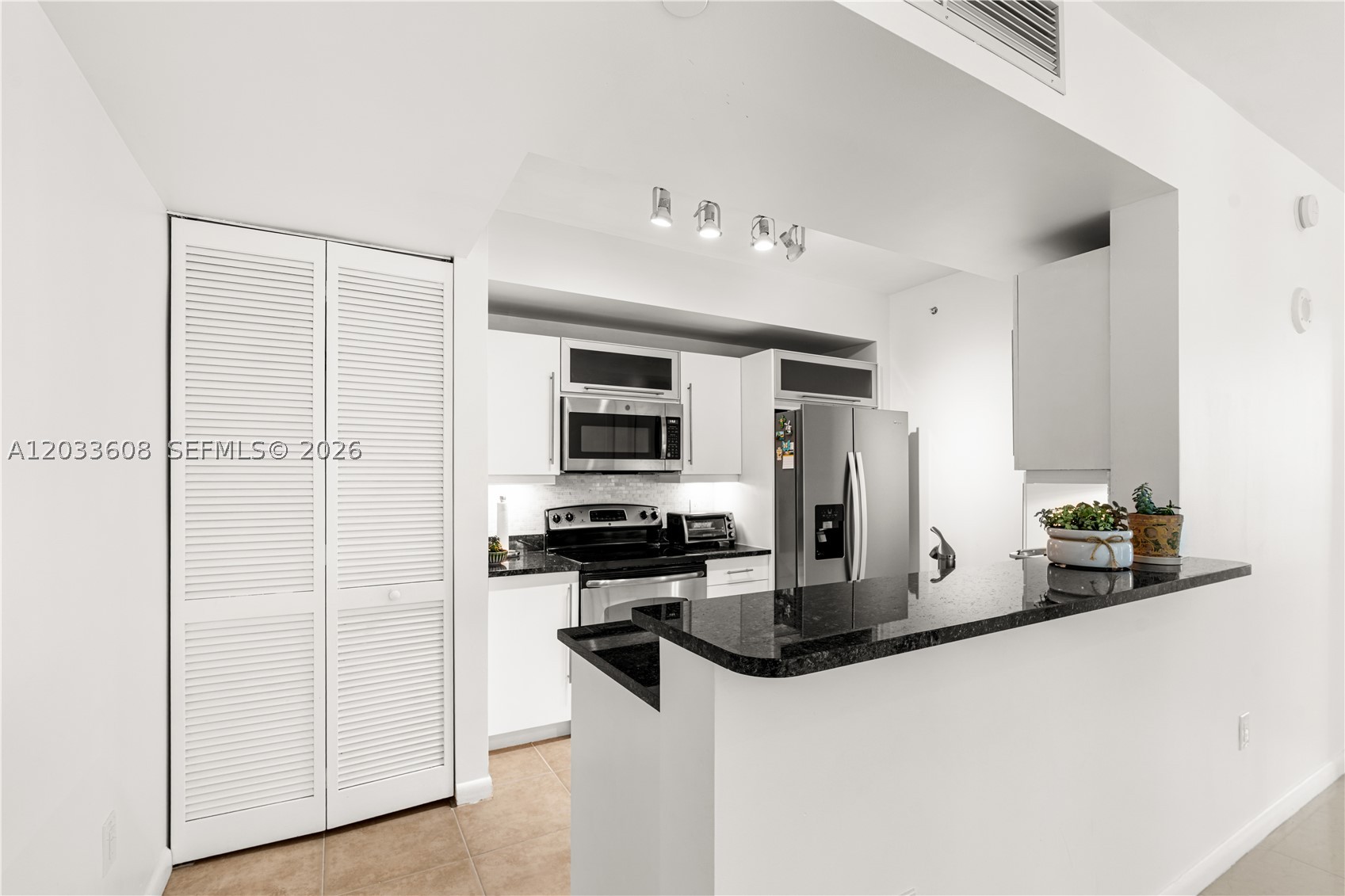 TOSCANO CONDO - Residential
