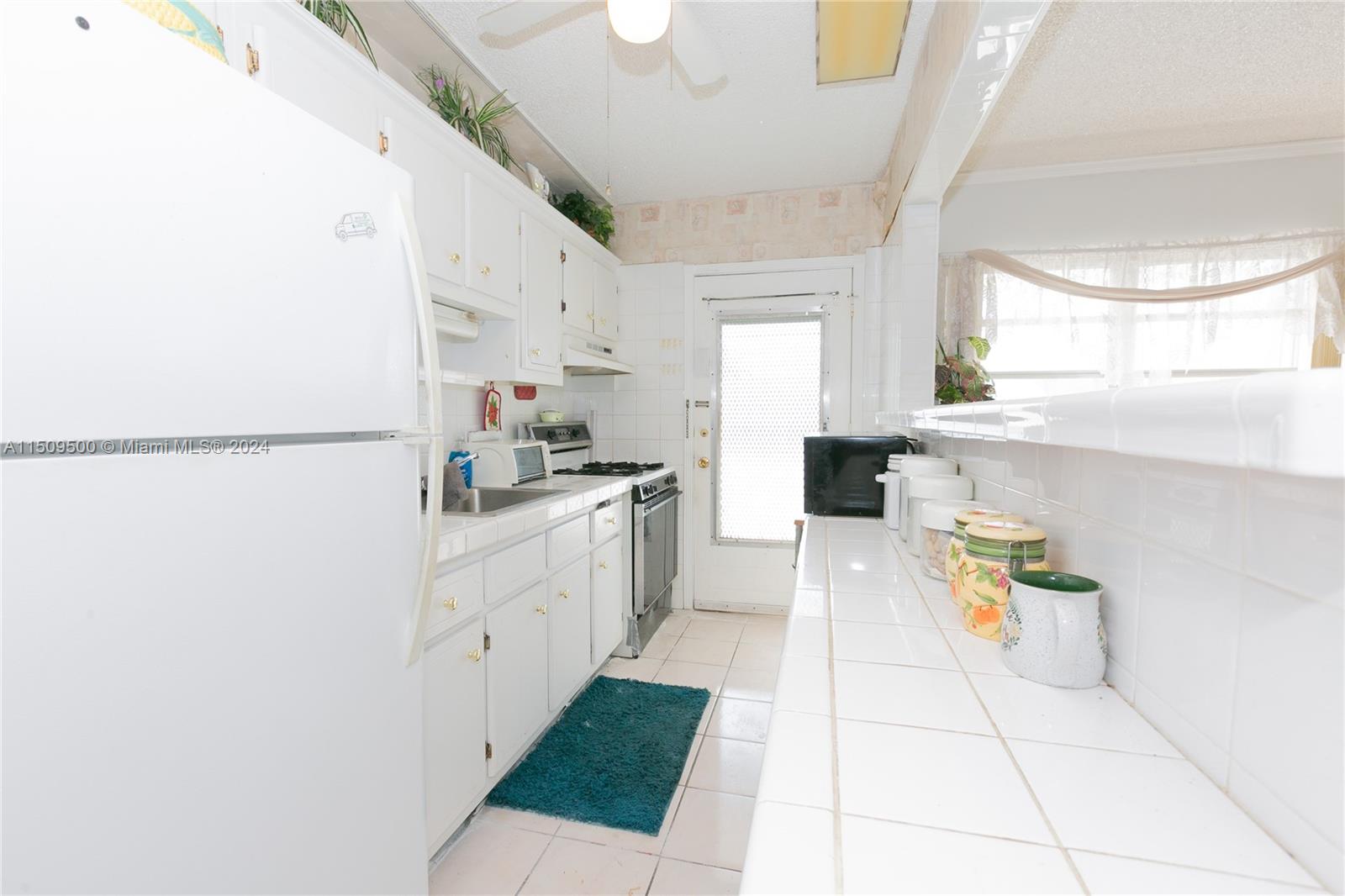 RO-MONT GDNS ANDOVER CONDO - Residential