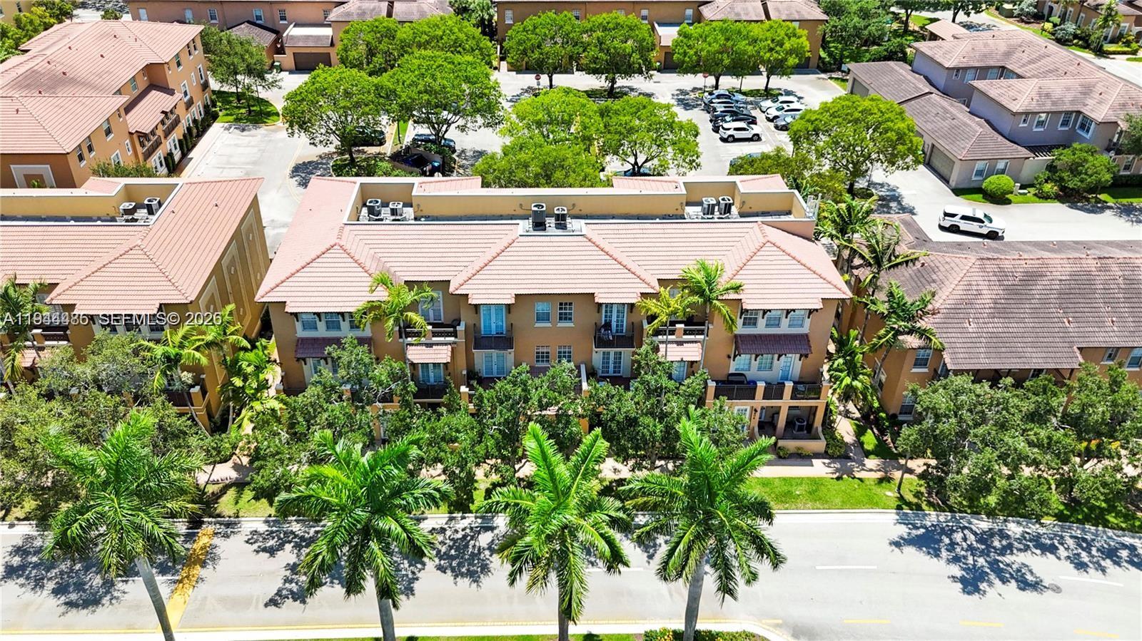 Beautiful Unit in the most desirable gated community Cobblestone in the Heart of West Pembroke Pines with 24/7 security patrol. New flooring, freshly painted and new blinds. Look no further! Close to all major roads and shopping centers . Wholefoods, and many others. Dine in spot within steps.
