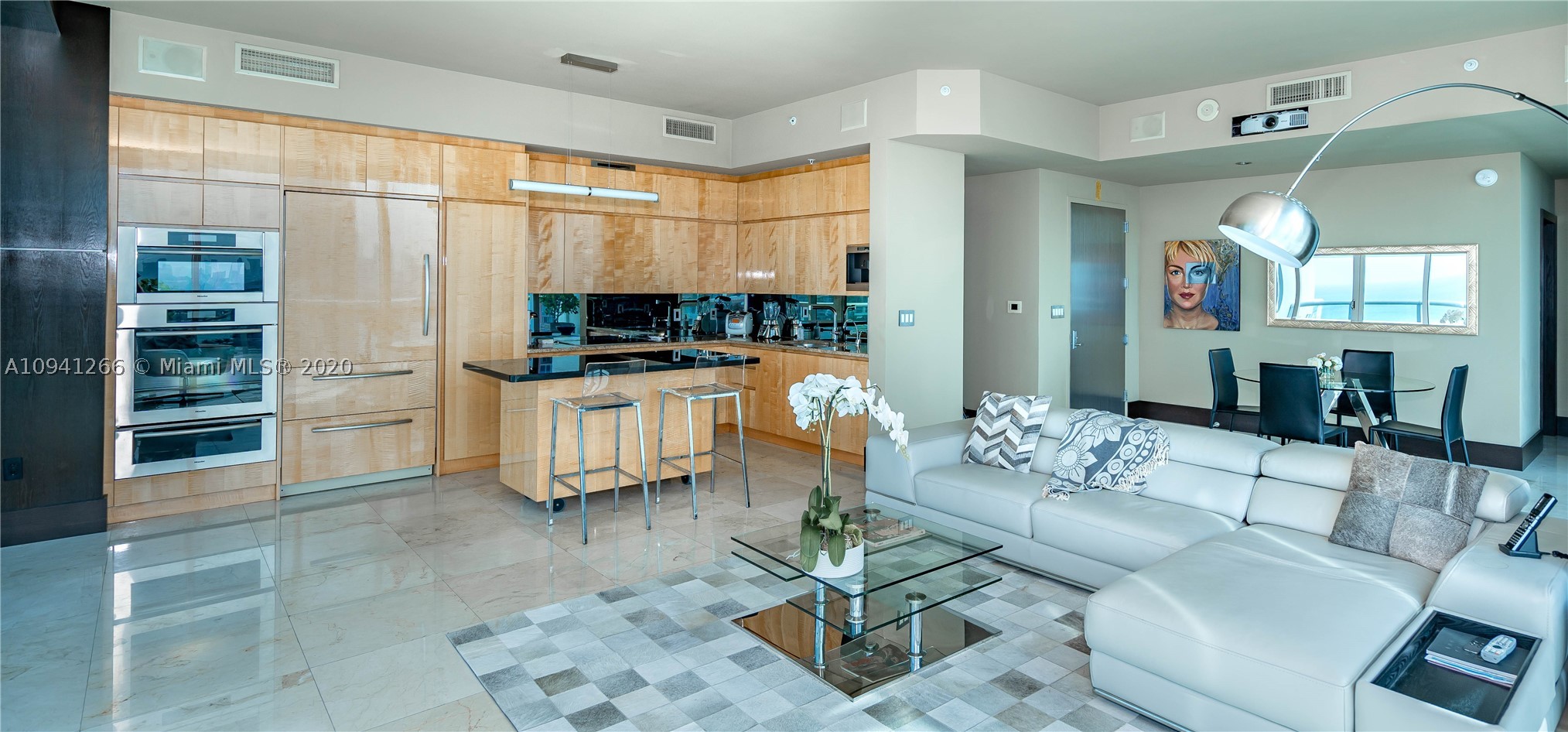 CONTINUUM ON SOUTH BEACH - Residential