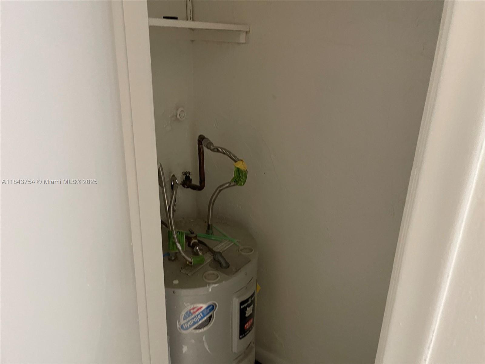 SUNRISE GOLF VILLAGE SEC - Residential Lease