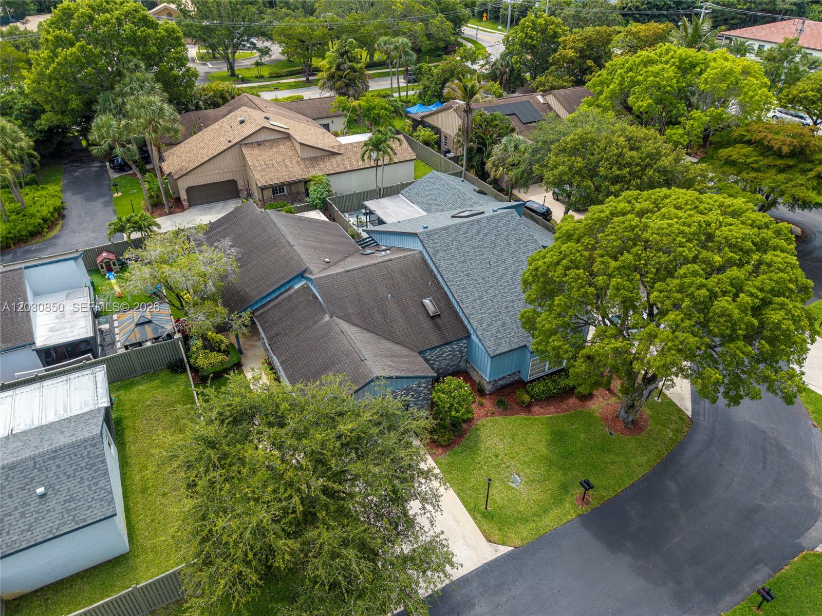 PARKLAND LAKES - Residential