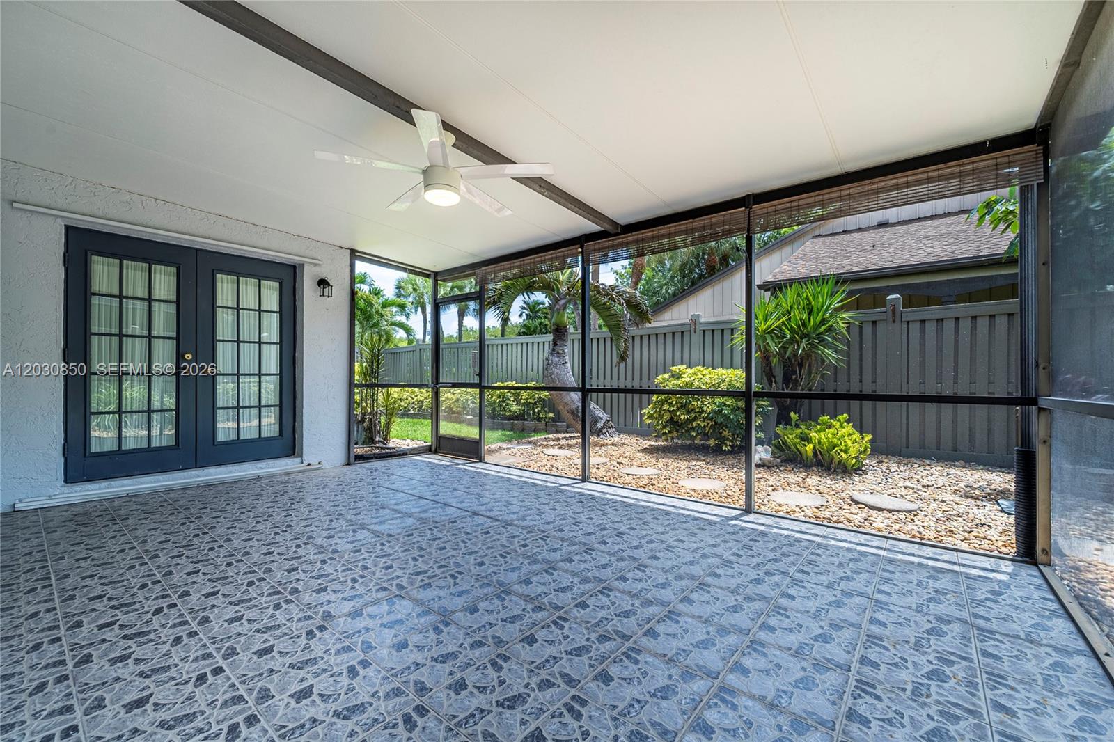 PARKLAND LAKES - Residential