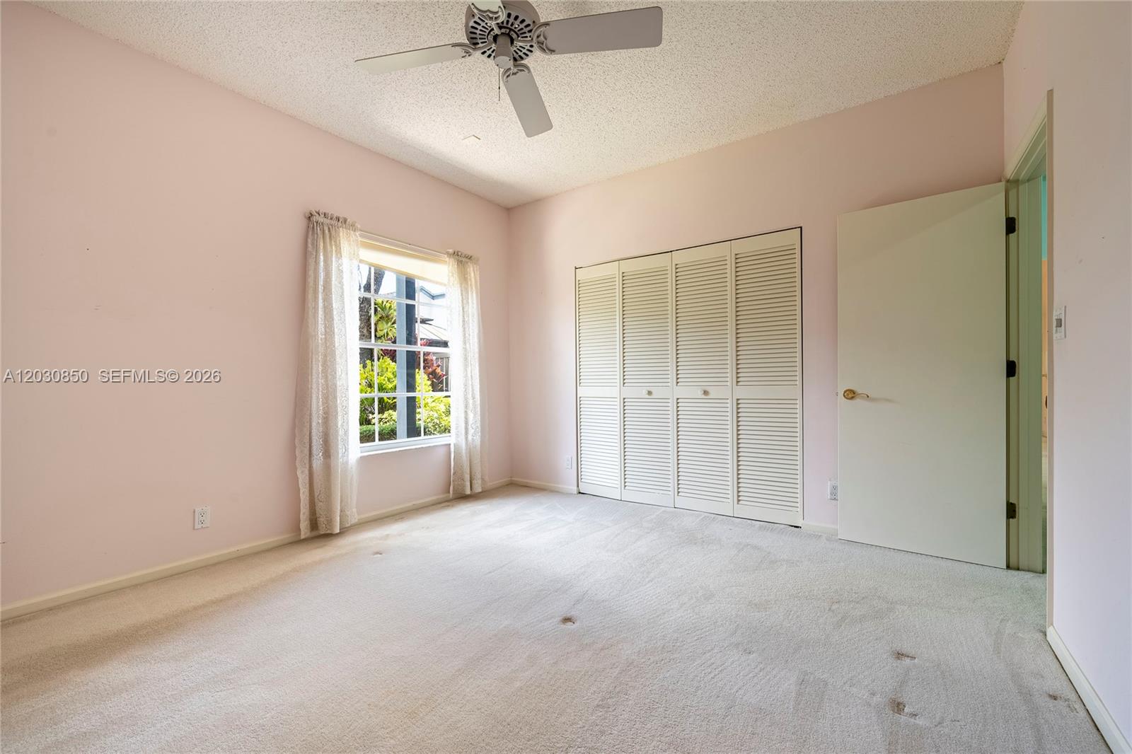 PARKLAND LAKES - Residential
