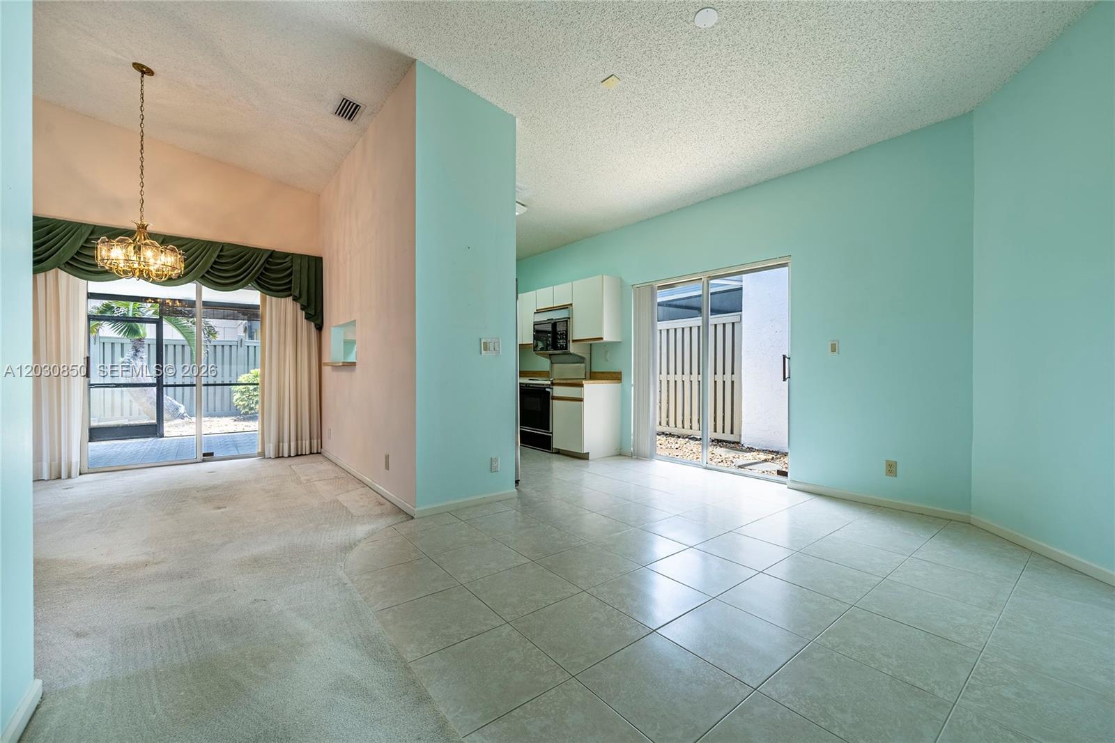 PARKLAND LAKES - Residential