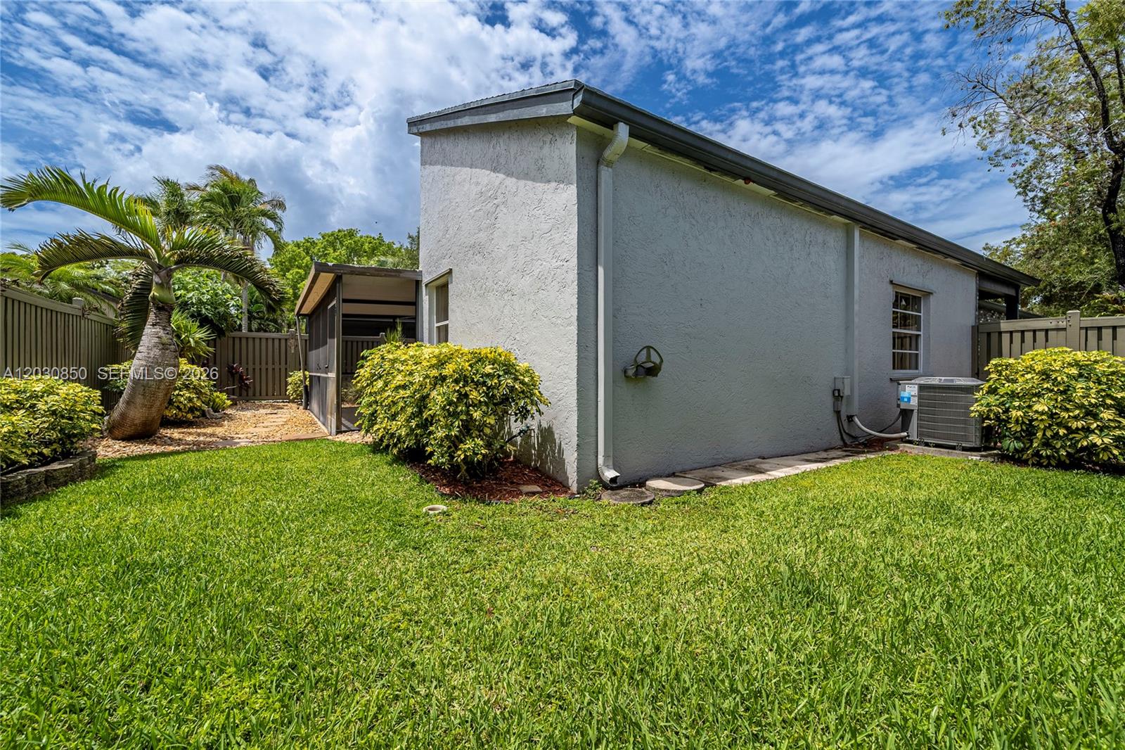 PARKLAND LAKES - Residential