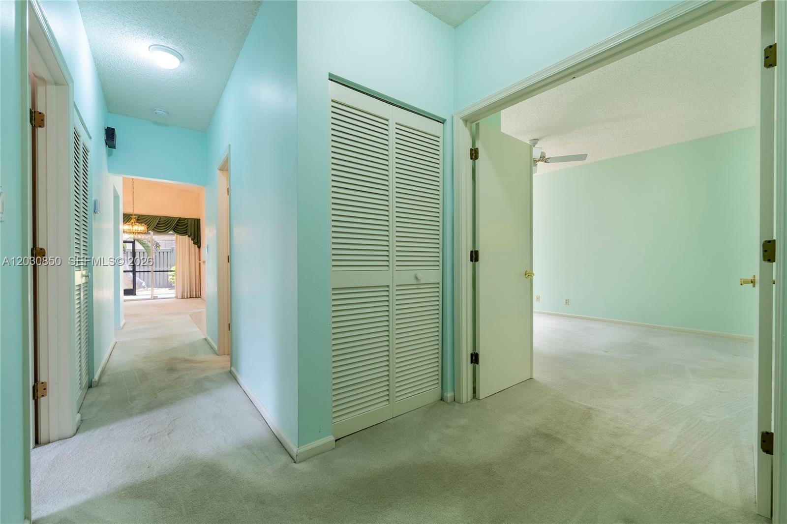 PARKLAND LAKES - Residential