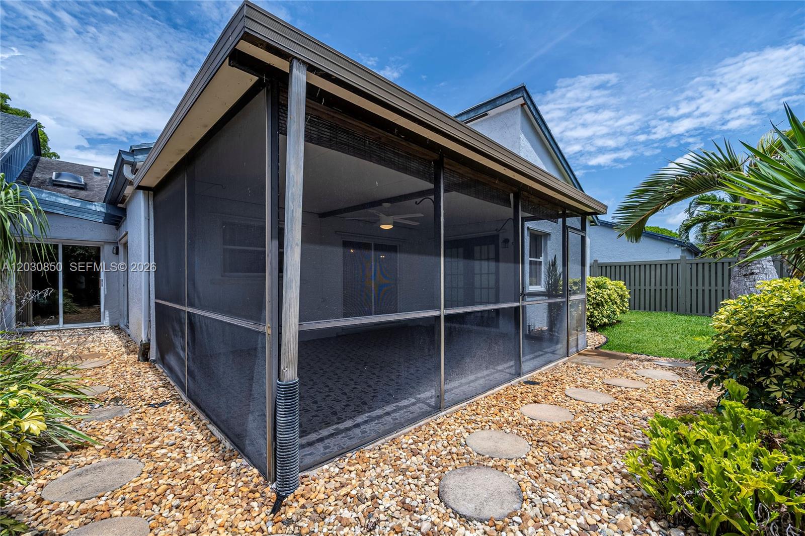 PARKLAND LAKES - Residential