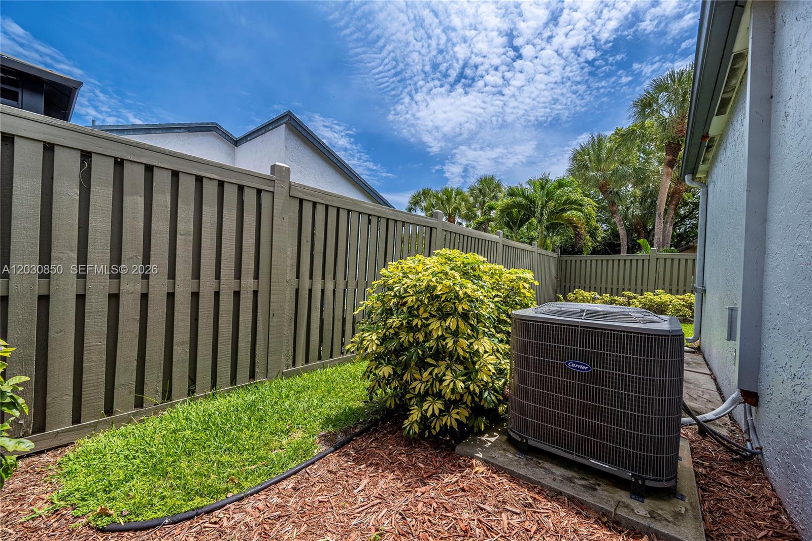 PARKLAND LAKES - Residential