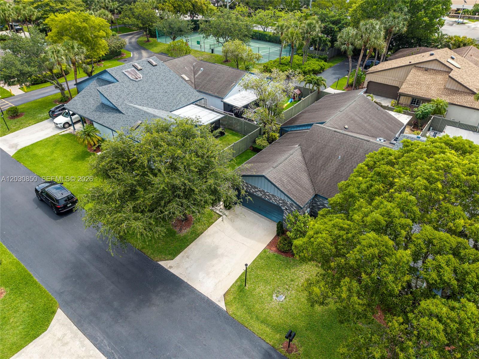 PARKLAND LAKES - Residential