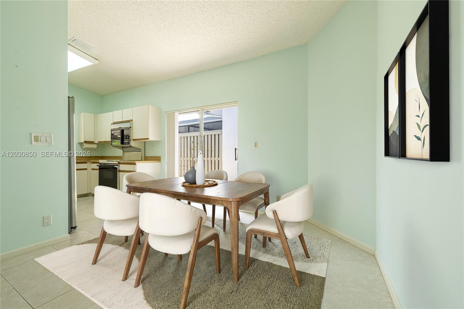 PARKLAND LAKES - Residential