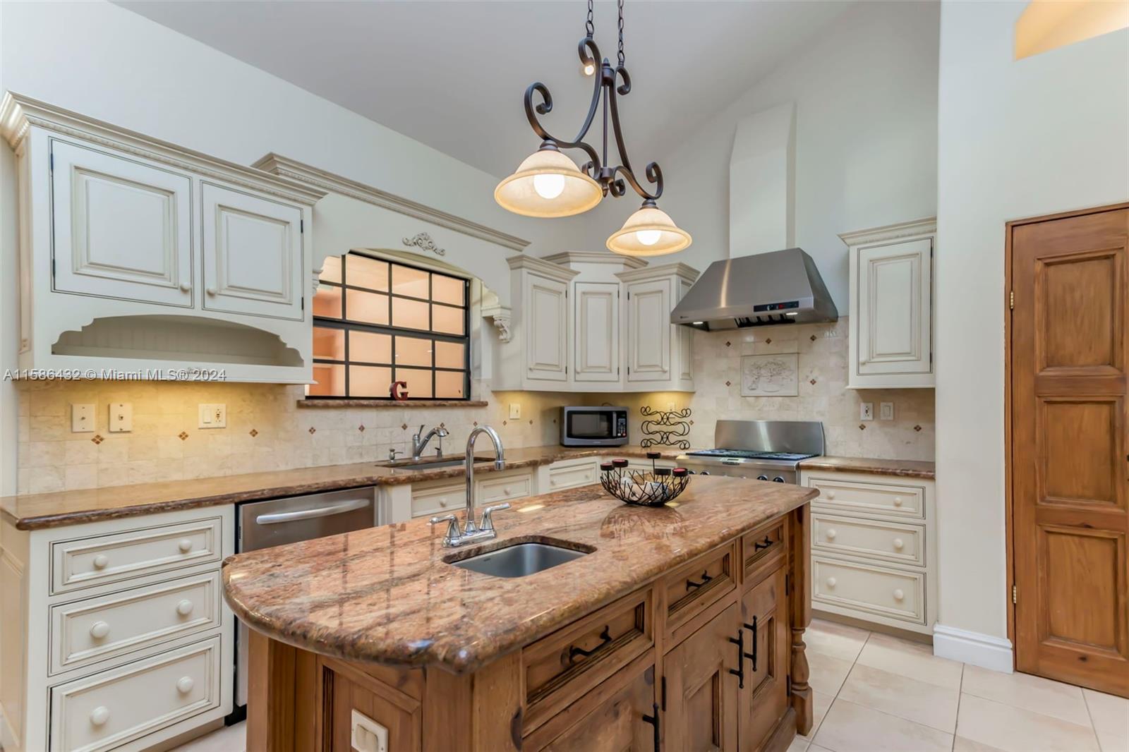 BRIARWOOD ESTS 1ST ADDN - Residential