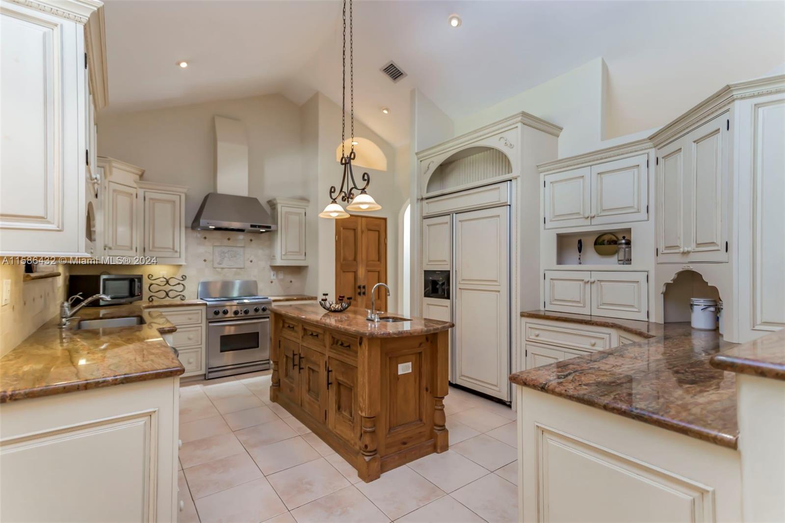 BRIARWOOD ESTS 1ST ADDN - Residential
