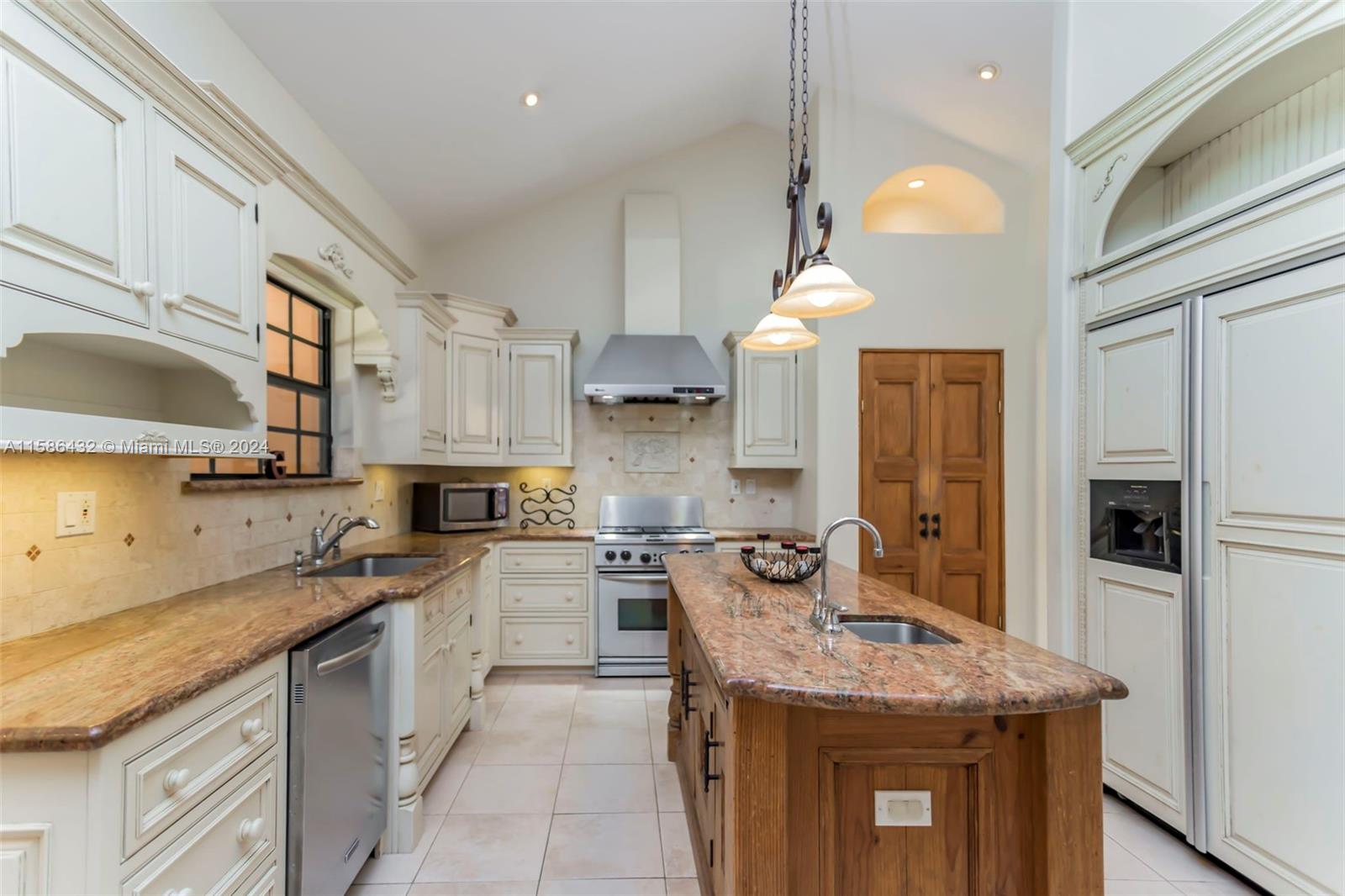 BRIARWOOD ESTS 1ST ADDN - Residential