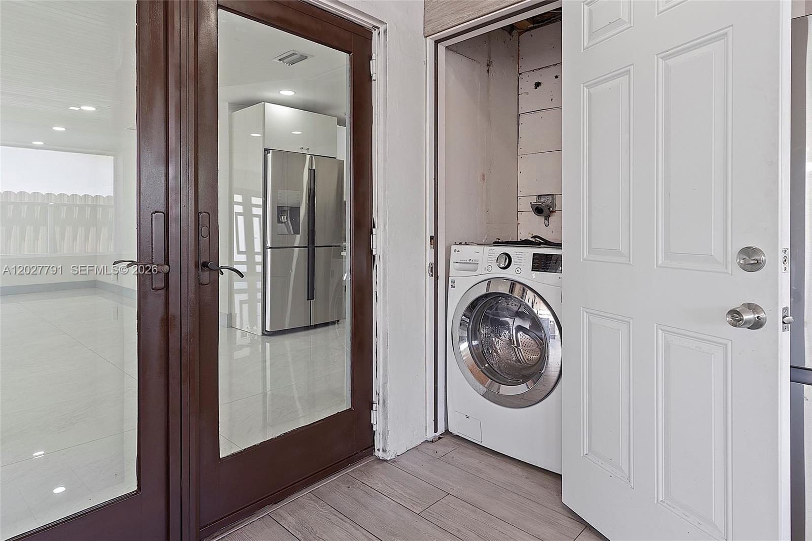 LEE GROVE ESTS - Residential