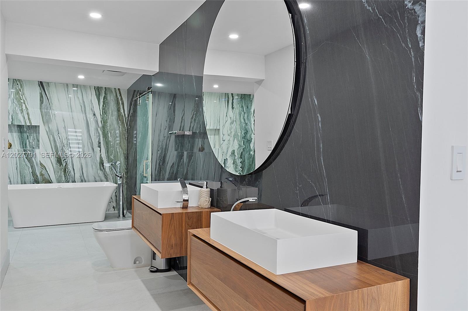 LEE GROVE ESTS - Residential