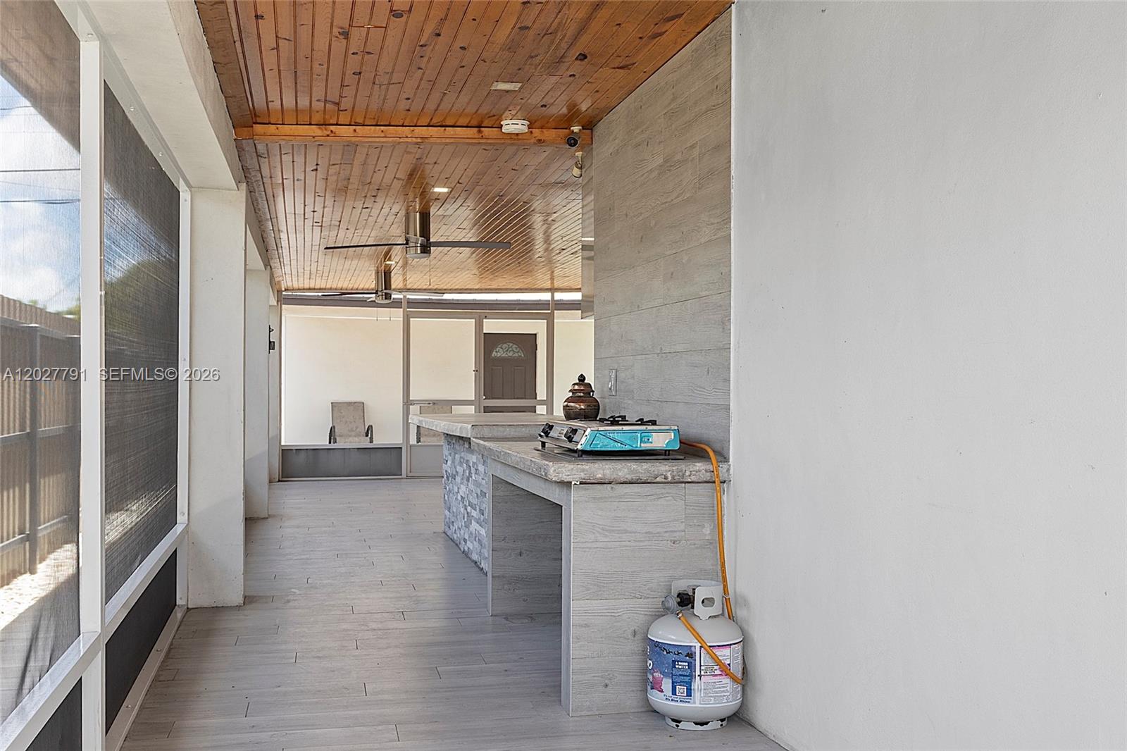 LEE GROVE ESTS - Residential