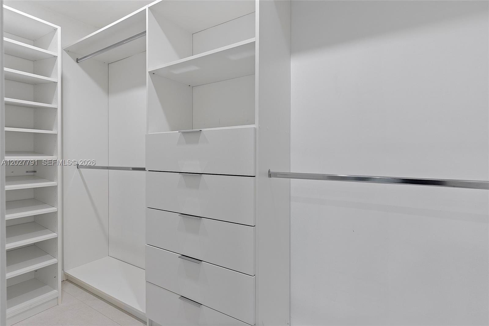 LEE GROVE ESTS - Residential