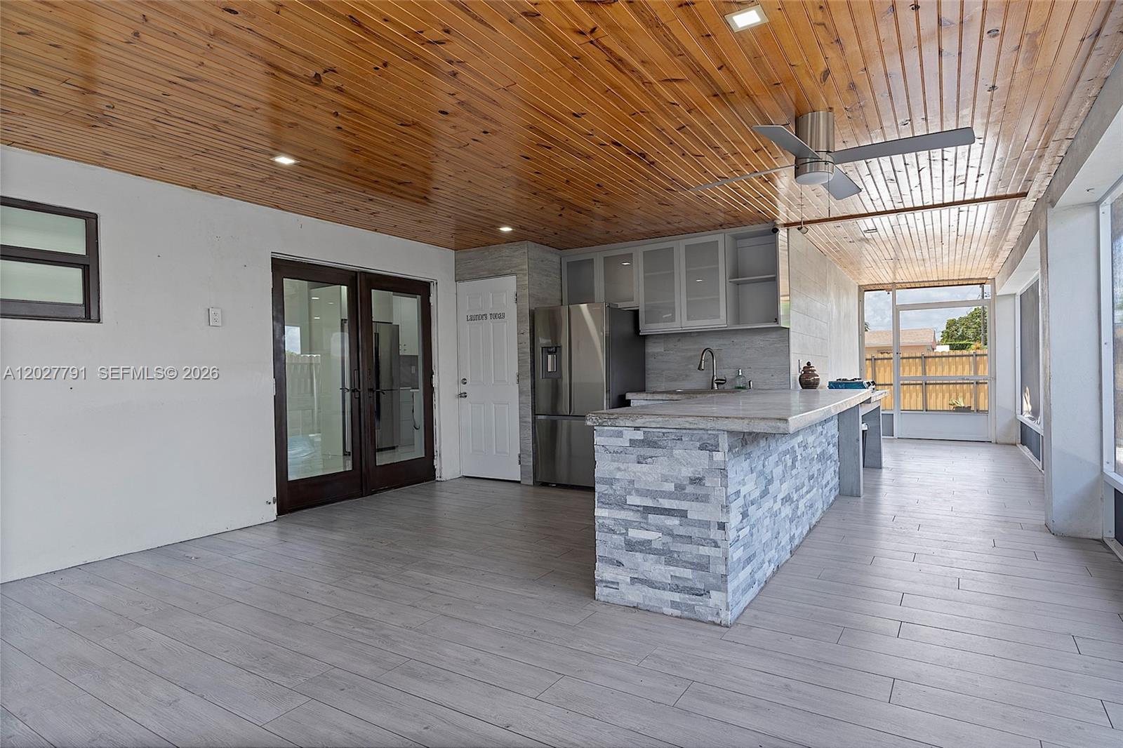 LEE GROVE ESTS - Residential