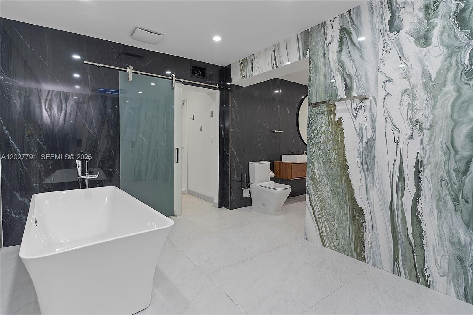 LEE GROVE ESTS - Residential
