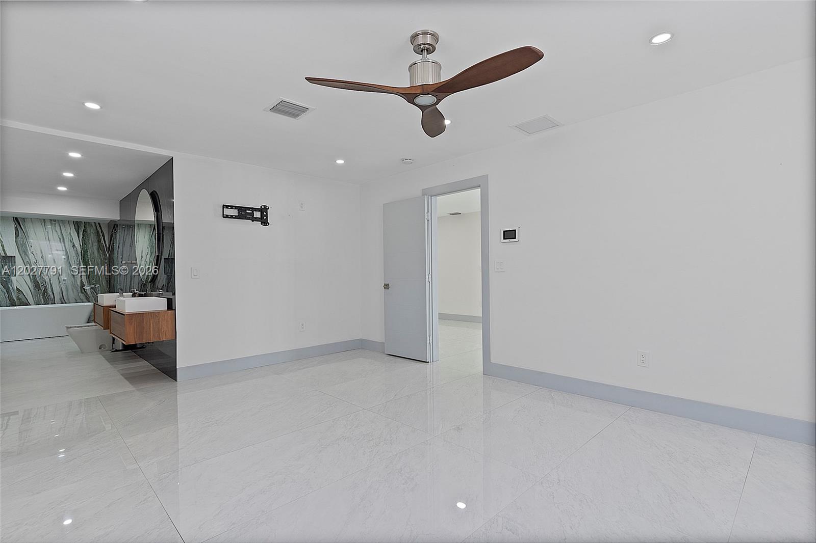 LEE GROVE ESTS - Residential