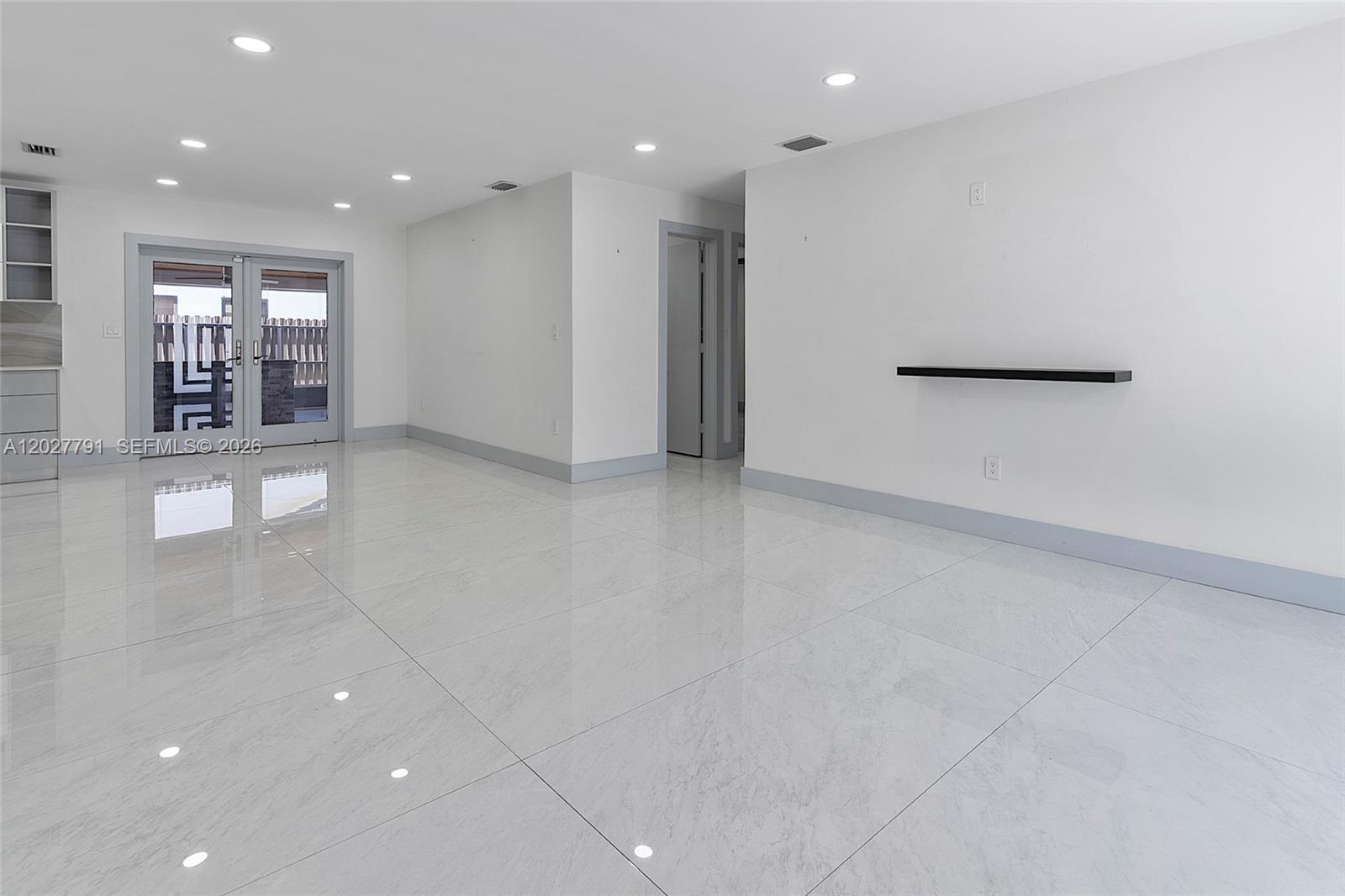 LEE GROVE ESTS - Residential