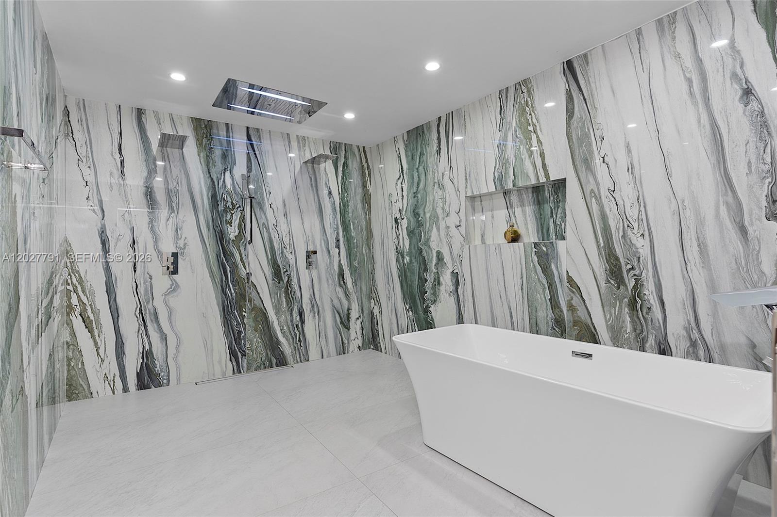 LEE GROVE ESTS - Residential