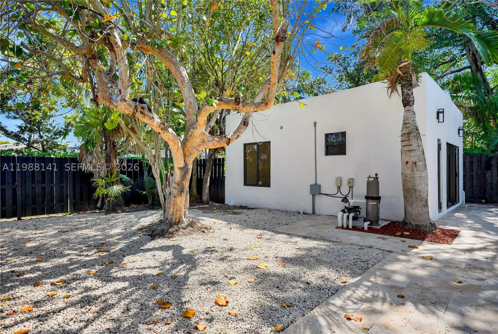 HOLLYWOOD LAKES SECTION - Residential