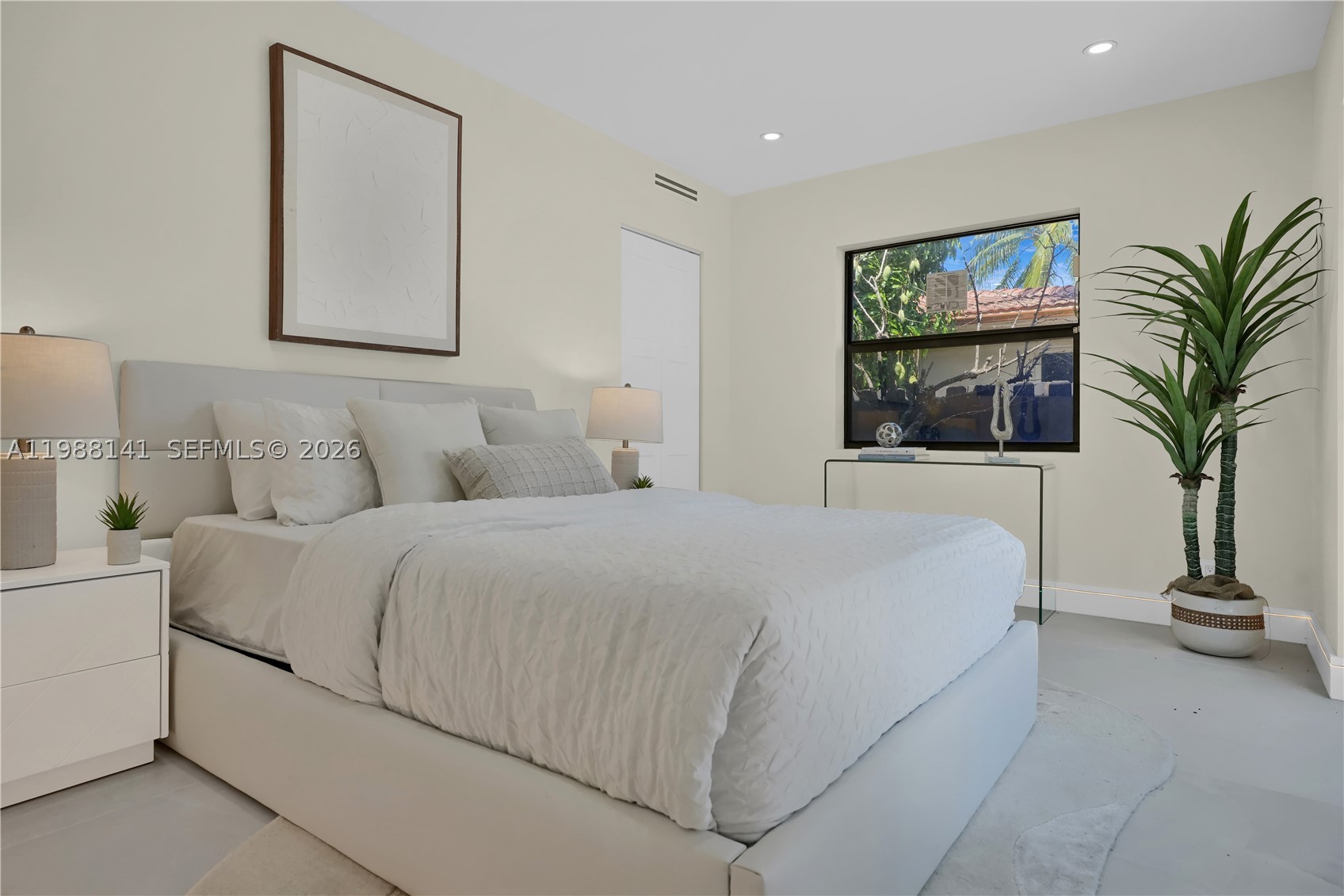 HOLLYWOOD LAKES SECTION - Residential