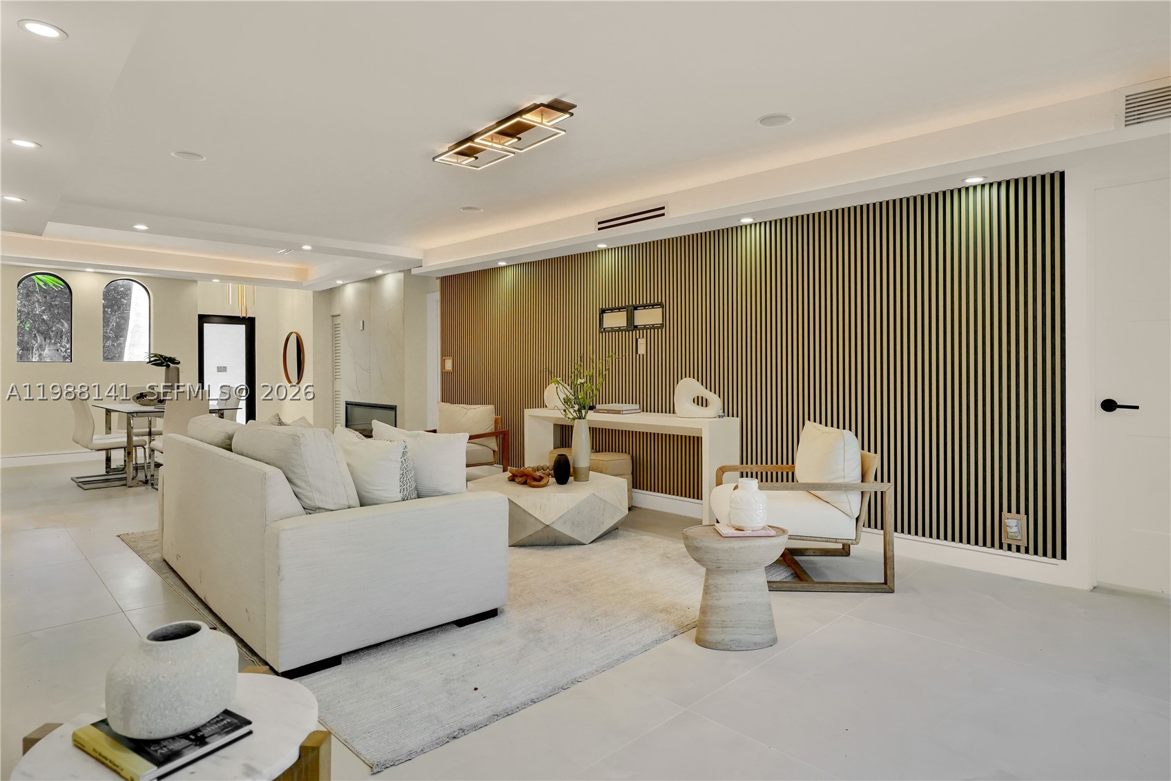 HOLLYWOOD LAKES SECTION - Residential