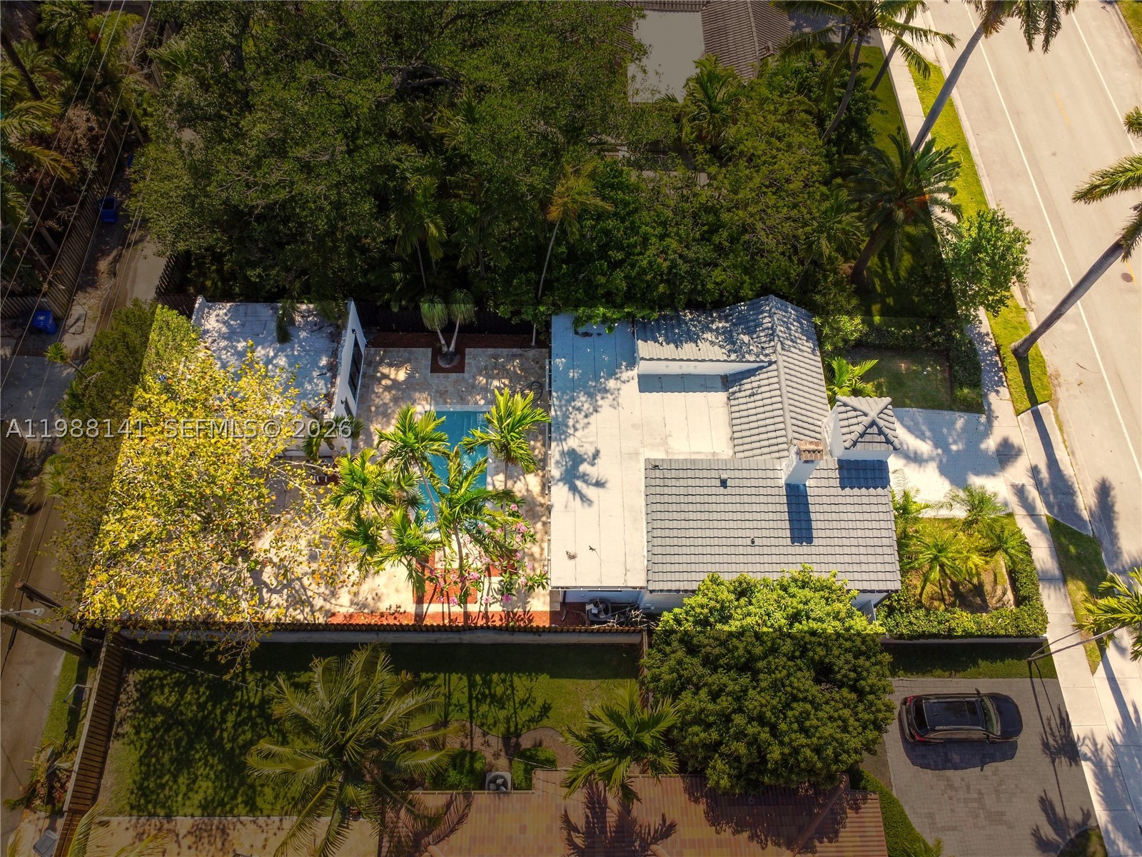 HOLLYWOOD LAKES SECTION - Residential