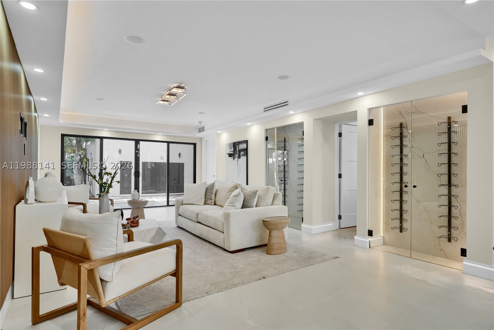 HOLLYWOOD LAKES SECTION - Residential