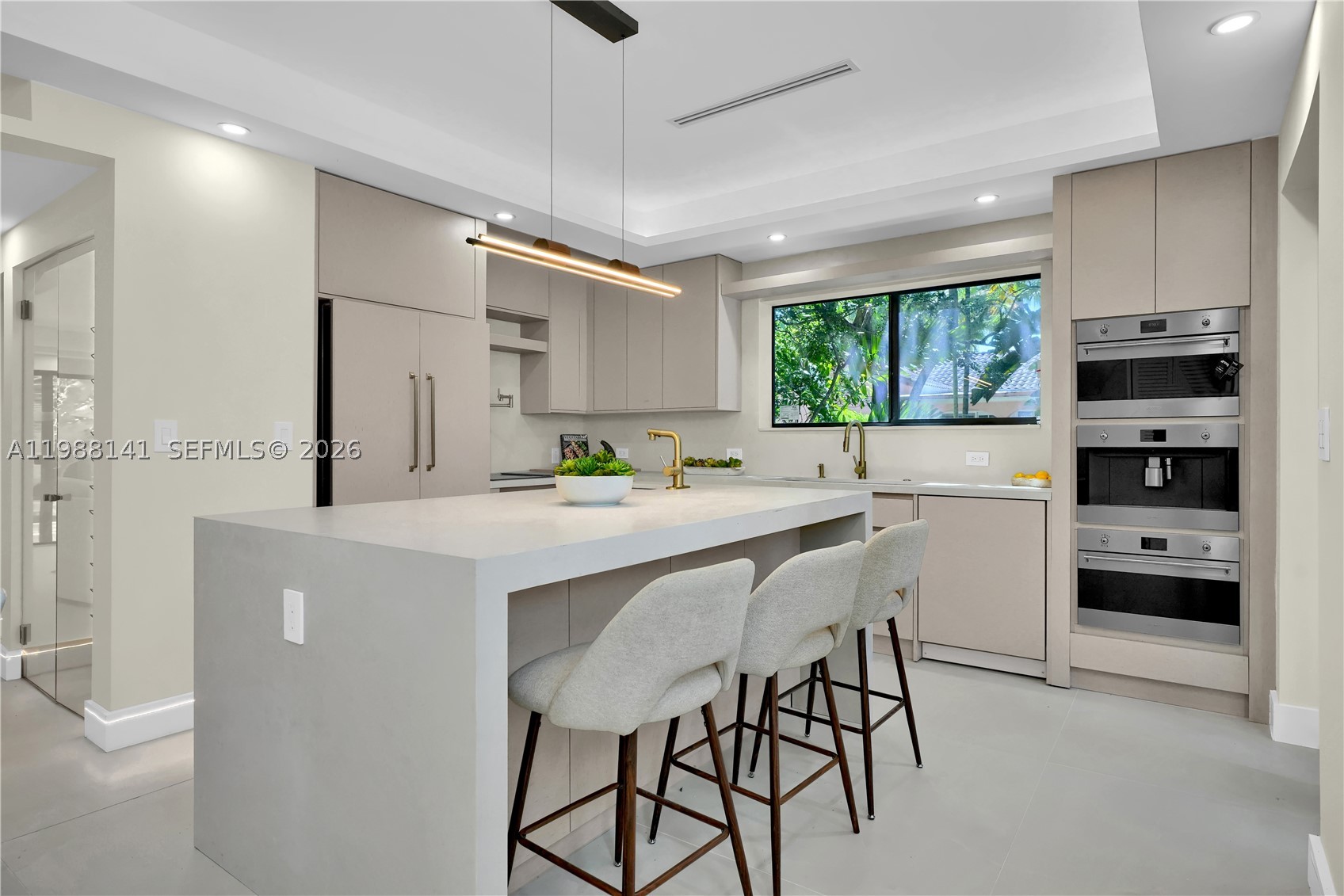 HOLLYWOOD LAKES SECTION - Residential