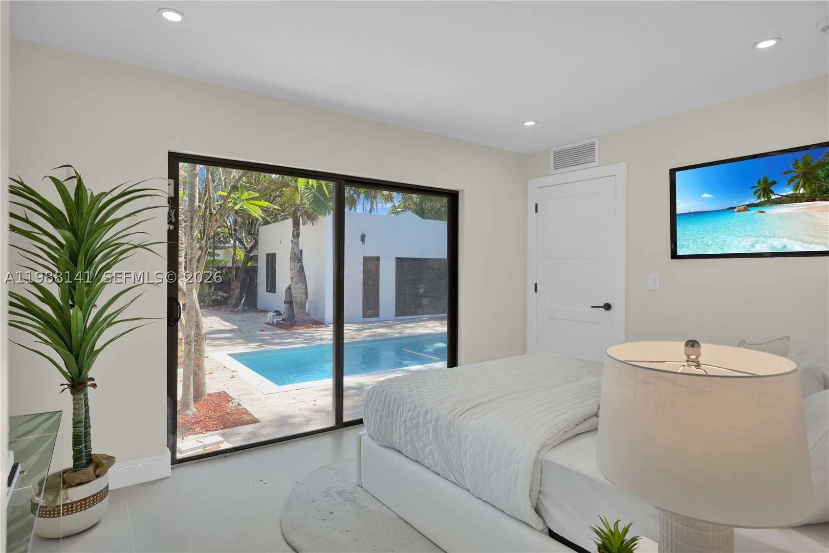 HOLLYWOOD LAKES SECTION - Residential